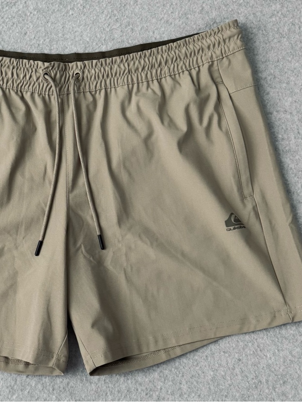 NWT Quiksilver Mens Pull On Shorts XXL Beige Comfort Waistband Stretch 7” Inseam - Picture 3 of 15